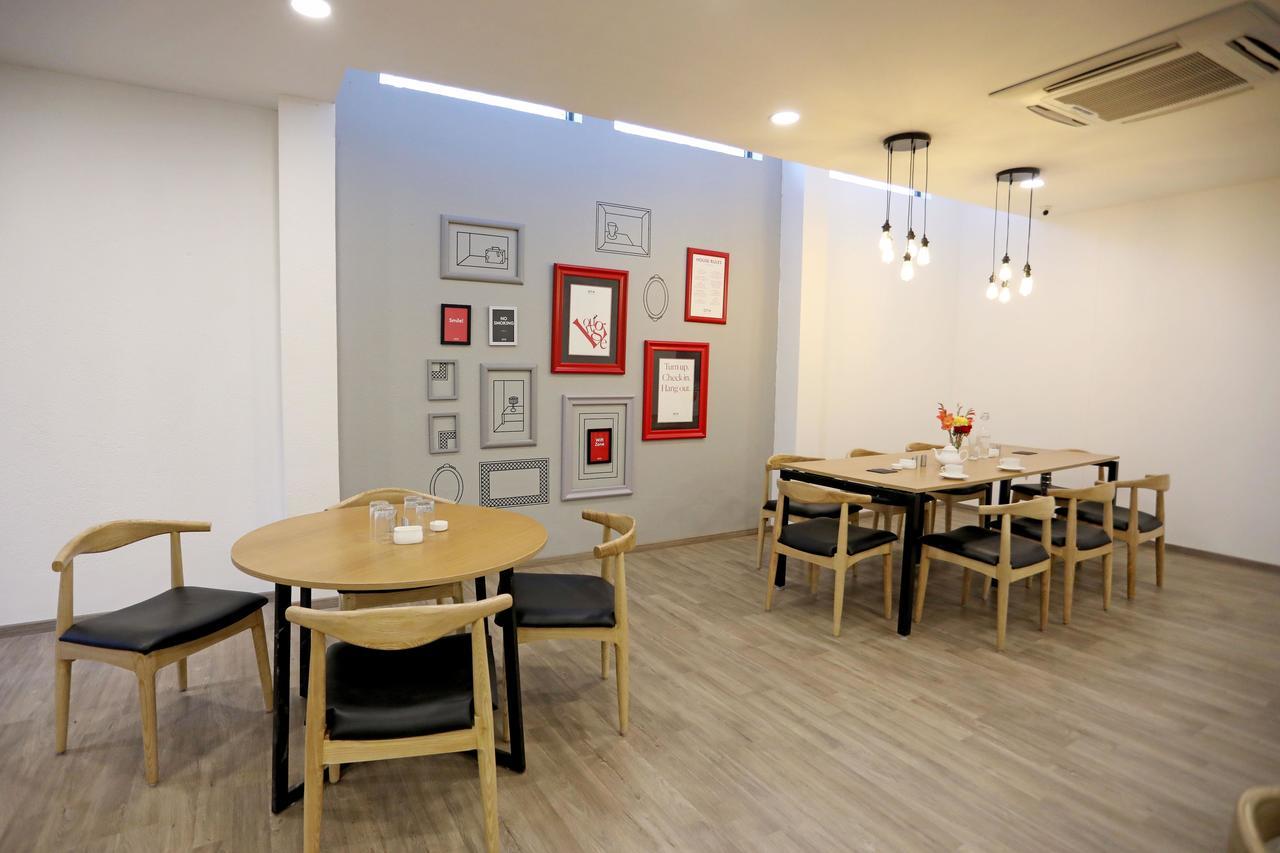 Oyo Townhouse 027 Sector 15 Gurgaon Hotell Exteriör bild