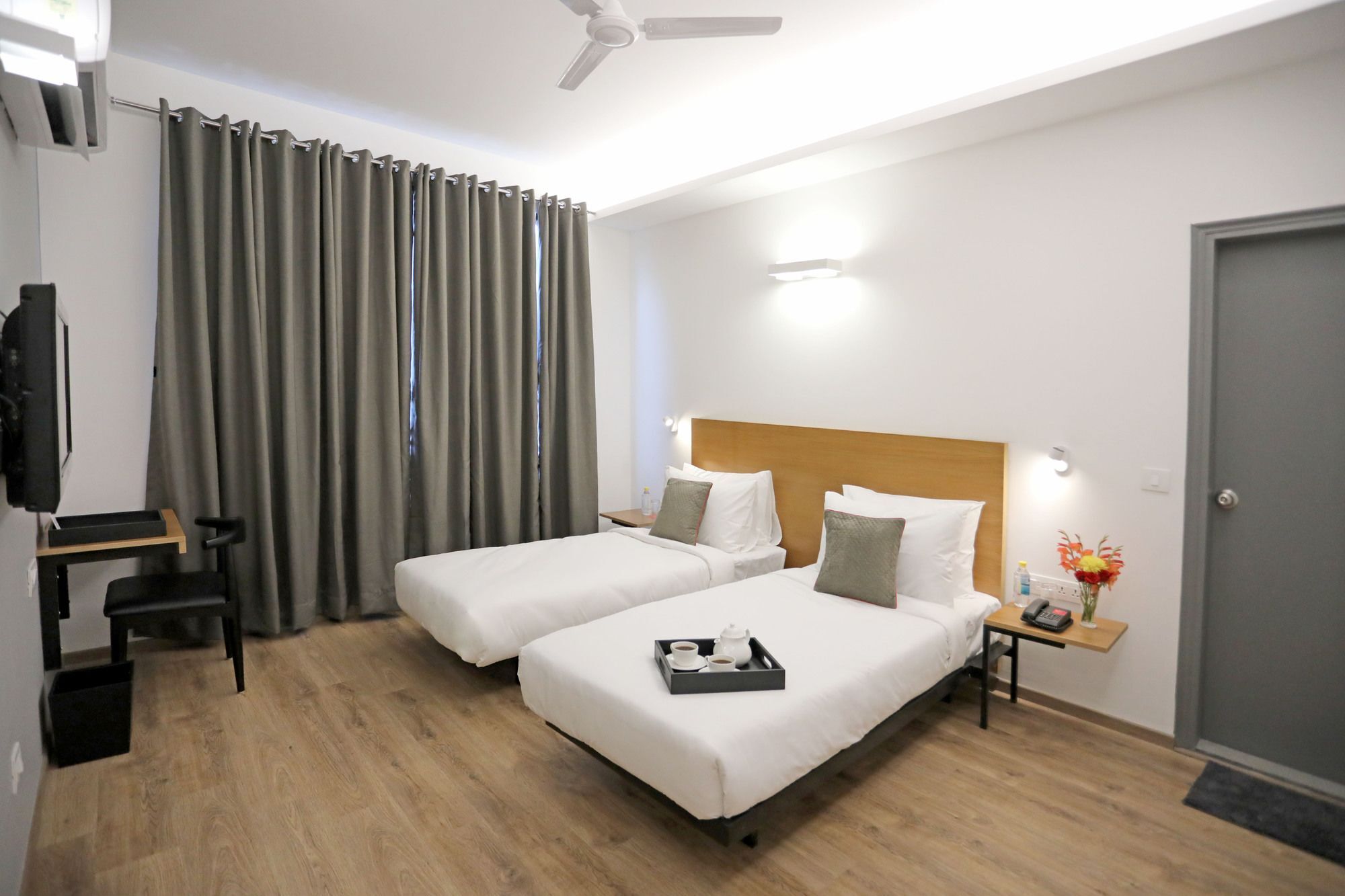 Oyo Townhouse 027 Sector 15 Gurgaon Hotell Exteriör bild