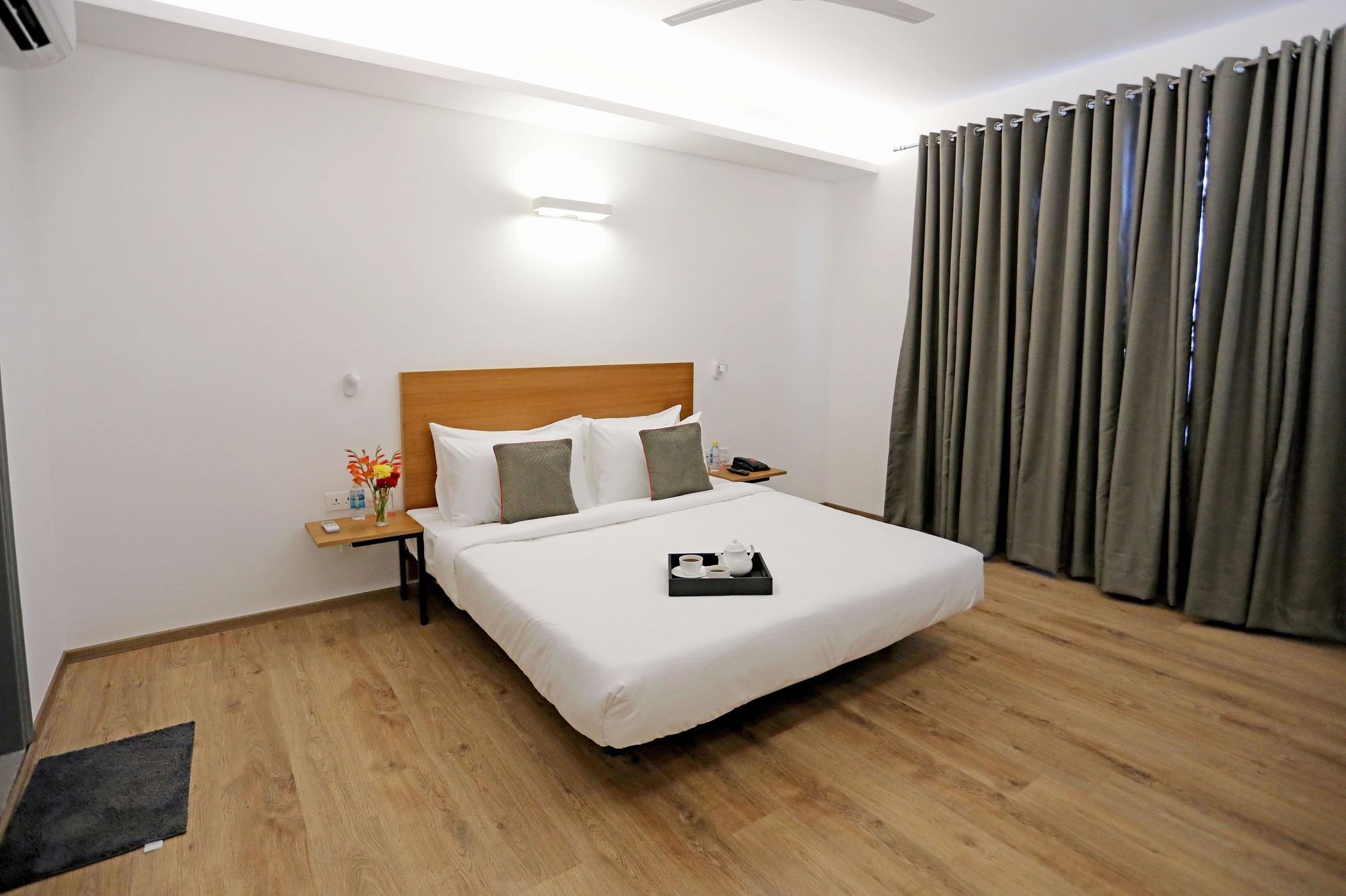 Oyo Townhouse 027 Sector 15 Gurgaon Hotell Exteriör bild