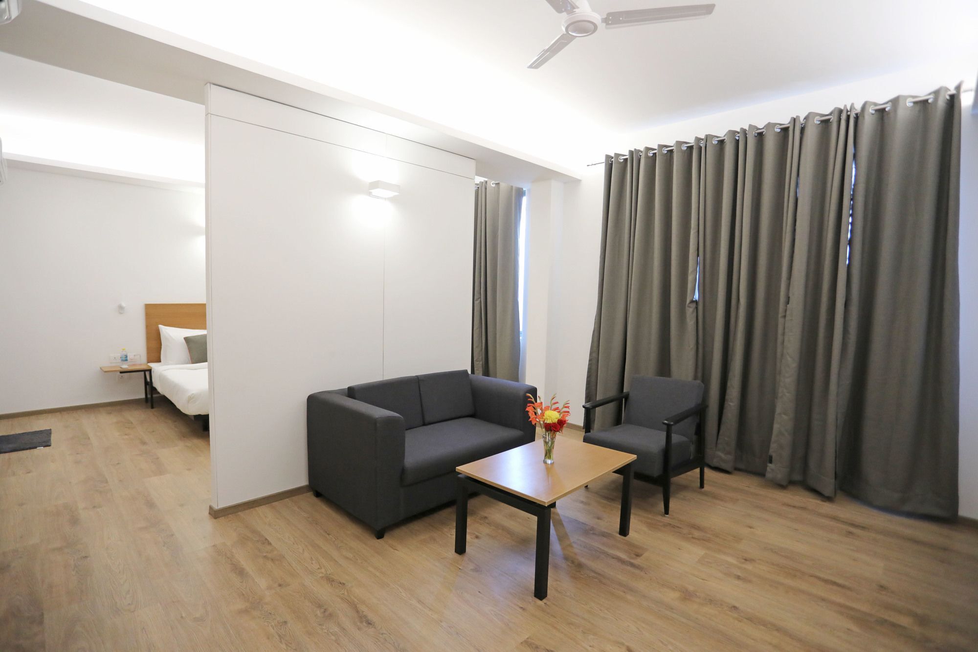 Oyo Townhouse 027 Sector 15 Gurgaon Hotell Exteriör bild